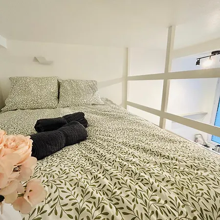 Apartment Dream Dwell Paris-beautiful Flat With Mezzanine Near Quartier Marais 3e