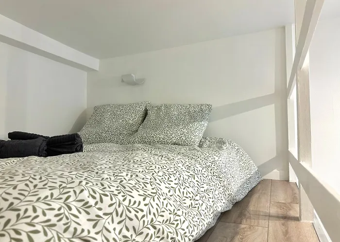 Cozy Near The Eiffel Tower Apartment